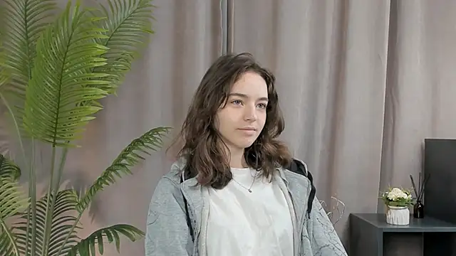 Snapshot of TarahCayne chatting on September 29, 9:38 am TarahCayne online show from September 29, 9:38 am