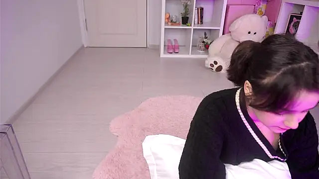 Snapshot of AryaStarky chatting on October 10, 8:37 am AryaStarky online show from October 10, 8:37 am