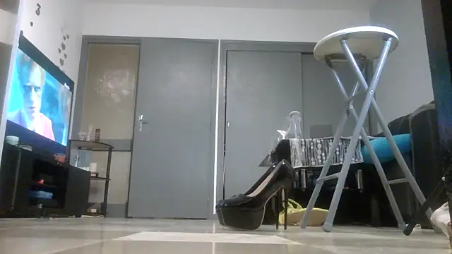 vanessadeesse online show from April 13, 7:18 pm