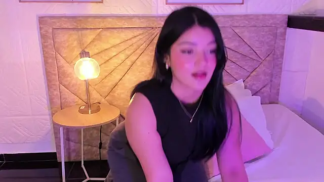 EmmaBlossom online show from March 4, 1:52 pm