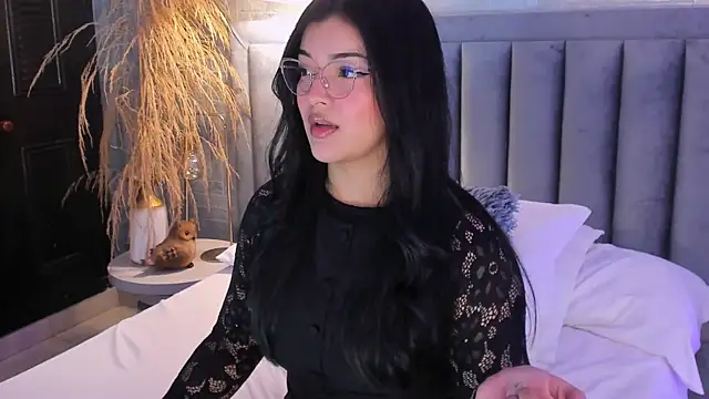 EmmaBlossom online show from April 18, 12:18 pm