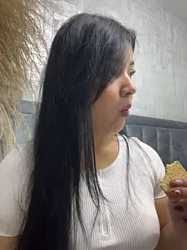 EmmaBlossom online show from February 18, 1:18 pm