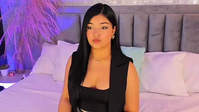 EmmaBlossom online show from November 7, 7:18 pm