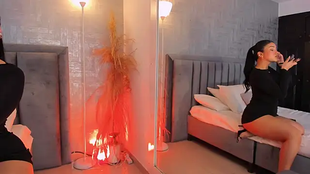 EmmaBlossom online show from April 9, 12:44 pm