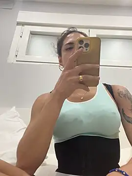 Naomi24herr online show from March 3, 8:32 am