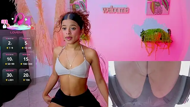 pequitasmedusa9 online show from November 19, 7:14 pm