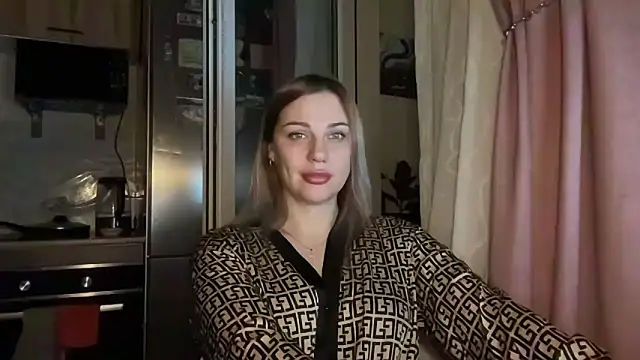 Snapshot of Moniraya chatting on April 3, 7:20 pm Moniraya online show from April 3, 7:20 pm