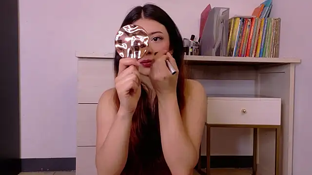 Snapshot of Adrianna5_ chatting on July 8, 10:27 am Adrianna5 online show from July 8, 10:27 am
