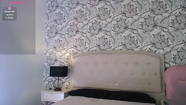 Adrianna5  online show from November 6, 11:03 am