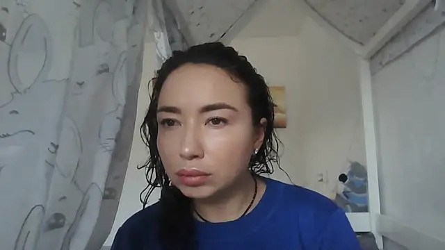 Snapshot of Cynariva chatting on November 1, 5:03 am Cynariva online show from November 1, 5:03 am