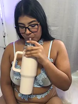 AnaBrowmn online show from May 17, 6:52 pm