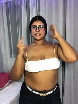 AnaBrowmn online show from March 26, 1:15 am