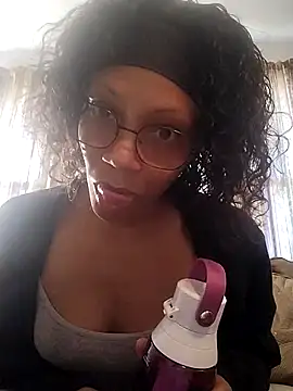 Snapshot of MrsToniTone chatting on November 24, 4:18 pm MrsToniTone online show from November 24, 4:18 pm