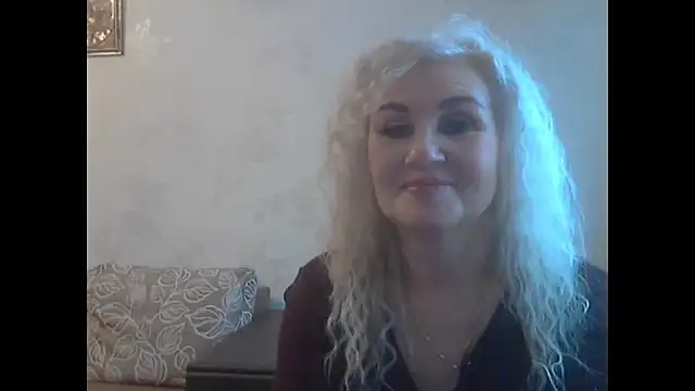Snapshot of LadySexyBlond chatting on May 4, 4:21 pm LadySexyBlond online show from May 4, 4:21 pm