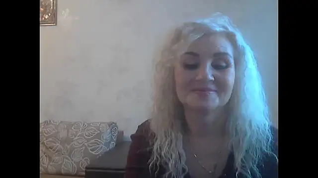 Snapshot of LadySexyBlond chatting on February 6, 5:47 am LadySexyBlond online show from February 6, 5:47 am