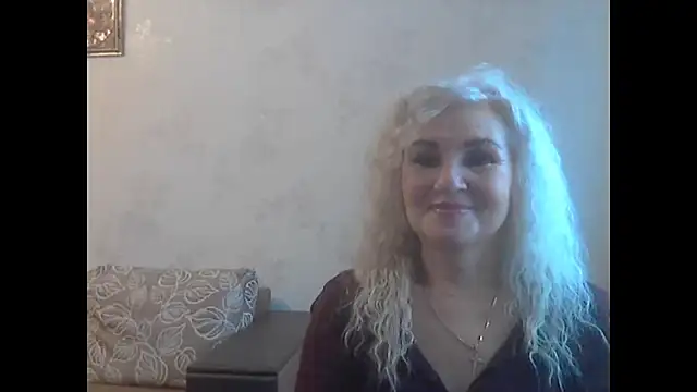 Snapshot of LadySexyBlond chatting on June 4, 3:49 pm LadySexyBlond online show from June 4, 3:49 pm
