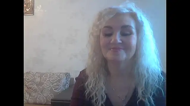 Snapshot of LadySexyBlond chatting on May 23, 9:08 am LadySexyBlond online show from May 23, 9:08 am