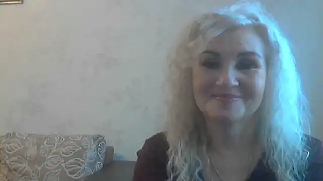 Snapshot of LadySexyBlond chatting on October 16, 5:38 am LadySexyBlond online show from October 16, 5:38 am
