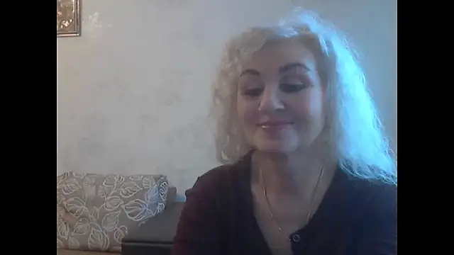 Snapshot of LadySexyBlond chatting on May 11, 2:56 pm LadySexyBlond online show from May 11, 2:56 pm