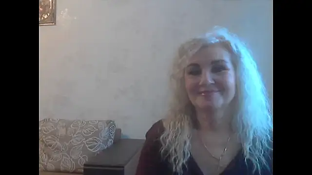 Snapshot of LadySexyBlond chatting on July 21, 12:50 pm LadySexyBlond online show from July 21, 12:50 pm