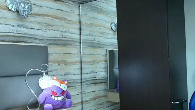 Lovers 21 online show from April 18, 3:53 am