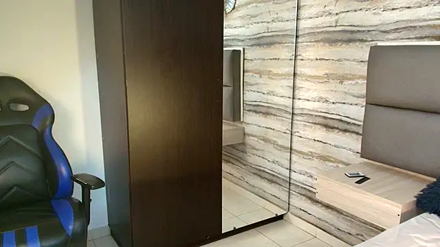 Lovers 21 online show from December 15, 3:34 am