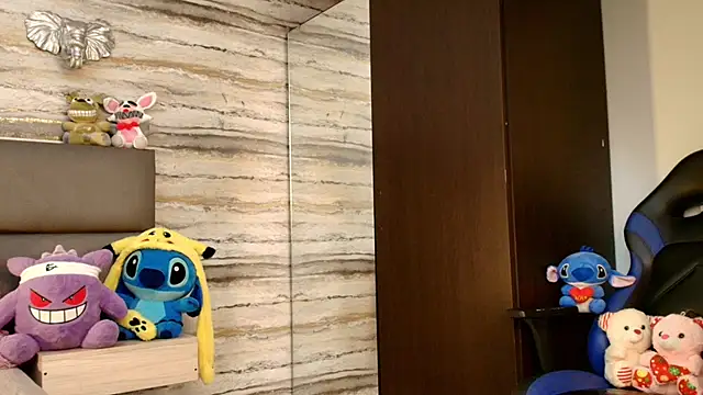 Snapshot of Lovers_21 chatting on February 7, 3:25 am Lovers 21 online show from February 7, 3:25 am