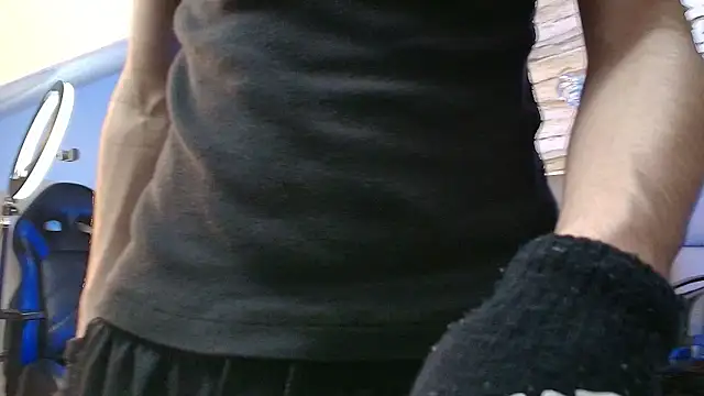 Snapshot of Lovers_21 chatting on February 27, 3:51 am Lovers 21 online show from February 27, 3:51 am