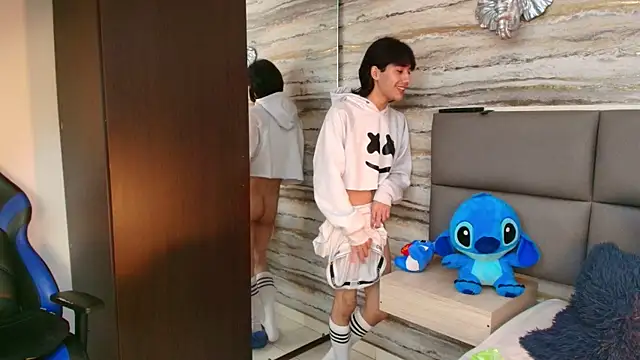 Lovers 21 online show from December 5, 3:27 am