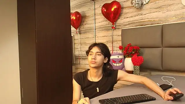 Snapshot of Lovers_21 chatting on February 16, 3:38 am Lovers 21 online show from February 16, 3:38 am