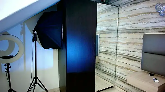 Lovers 21 online show from November 15, 7:40 pm