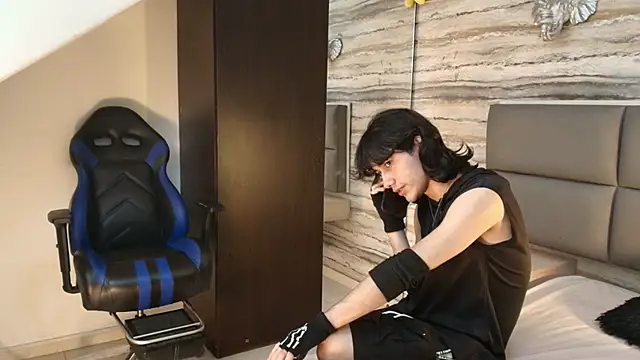 Snapshot of Lovers_21 chatting on February 1, 4:22 am Lovers 21 online show from February 1, 4:22 am