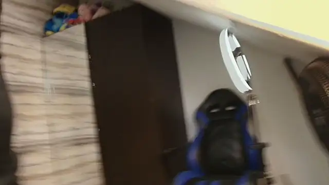 Snapshot of Lovers_21 chatting on February 6, 3:46 am Lovers 21 online show from February 6, 3:46 am