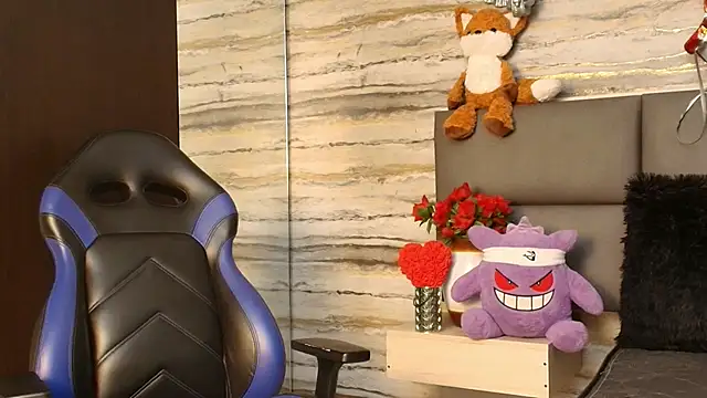 Snapshot of Lovers_21 chatting on February 22, 3:31 am Lovers 21 online show from February 22, 3:31 am