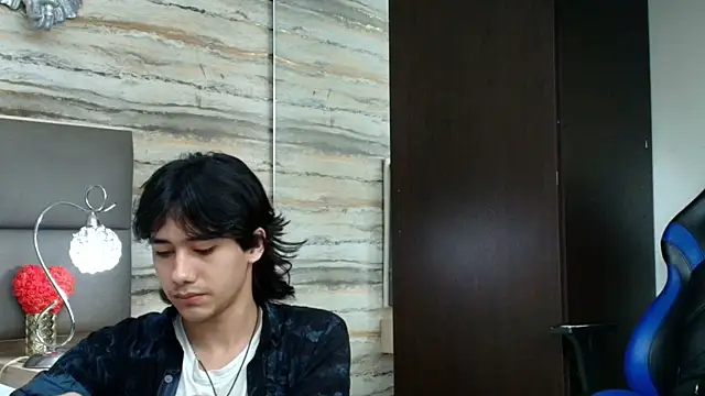 Lovers 21 online show from April 1, 3:52 am