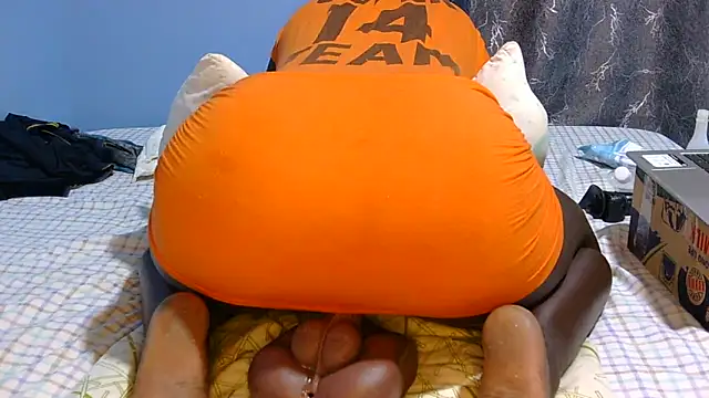 SpiceySnack online show from April 23, 6:09 am