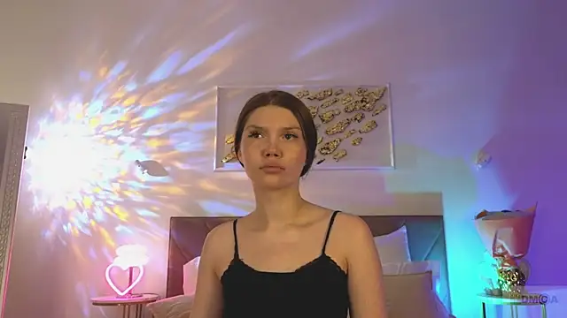 Nicole Broown  online show from November 14, 9:40 pm