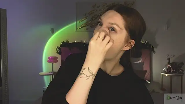 Nicole Broown  online show from January 15, 9:18 pm