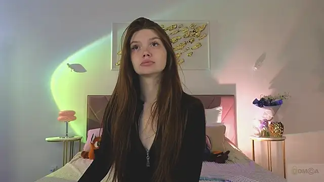 Nicole Broown  online show from November 30, 9:26 pm