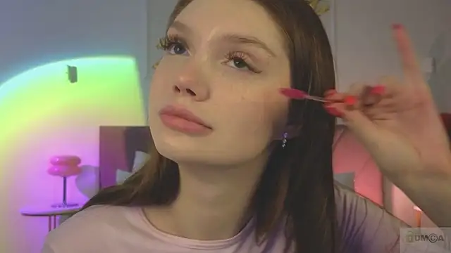 Nicole Broown  online show from February 18, 11:12 pm