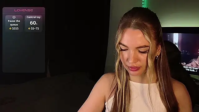 Snapshot of MissMaya__ chatting on October 8, 7:47 pm MissMaya online show from October 8, 7:47 pm