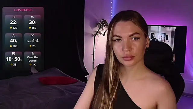 Snapshot of MissMaya__ chatting on October 1, 8:24 pm MissMaya online show from October 1, 8:24 pm