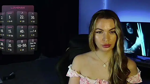 Snapshot of MissMaya__ chatting on October 7, 6:20 pm MissMaya online show from October 7, 6:20 pm