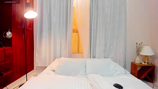 royal fantasy online show from October 18, 8:00 pm