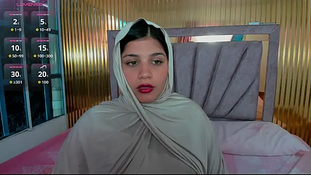 Snapshot of Amyra_Rasi chatting on November 17, 7:29 pm Amyra Rasi online show from November 17, 7:29 pm