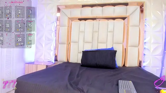 Sarah Adamss online show from April 13, 12:31 pm