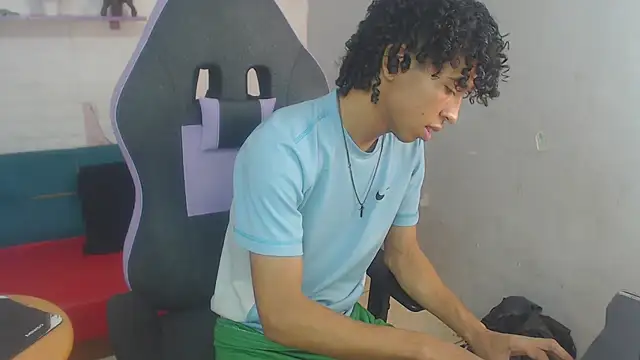 xion ez online show from December 16, 9:30 pm