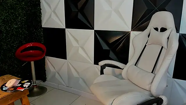 xion ez online show from November 28, 7:47 pm