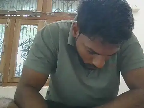 Snapshot of Raw12499 chatting on December 5, 6:23 am Raw12499 online show from December 5, 6:23 am