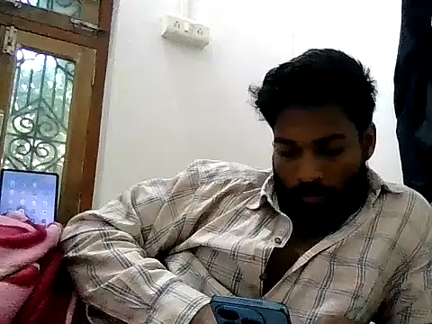 Snapshot of Raw12499 chatting on November 13, 5:00 am Raw12499 online show from November 13, 5:00 am